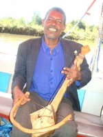 Эфиопский музыкант. Нил. 2008 г.