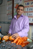 Продавец морковного сока