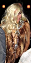 Платье из волос Леди Гага