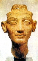 Царица Нефертити супруга фараона Эхнатона XVIII династия